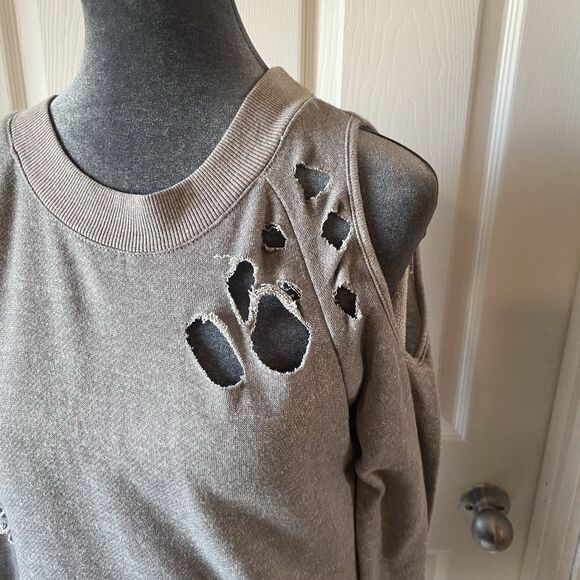 Emma Sweater Women’s Size Small Grey Cold Shoulder Crew Neck Distressed - Picture 2 of 12